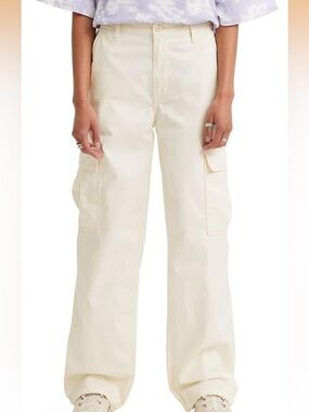 NWT Levi’s Cream Cargo Wide-Leg Pants